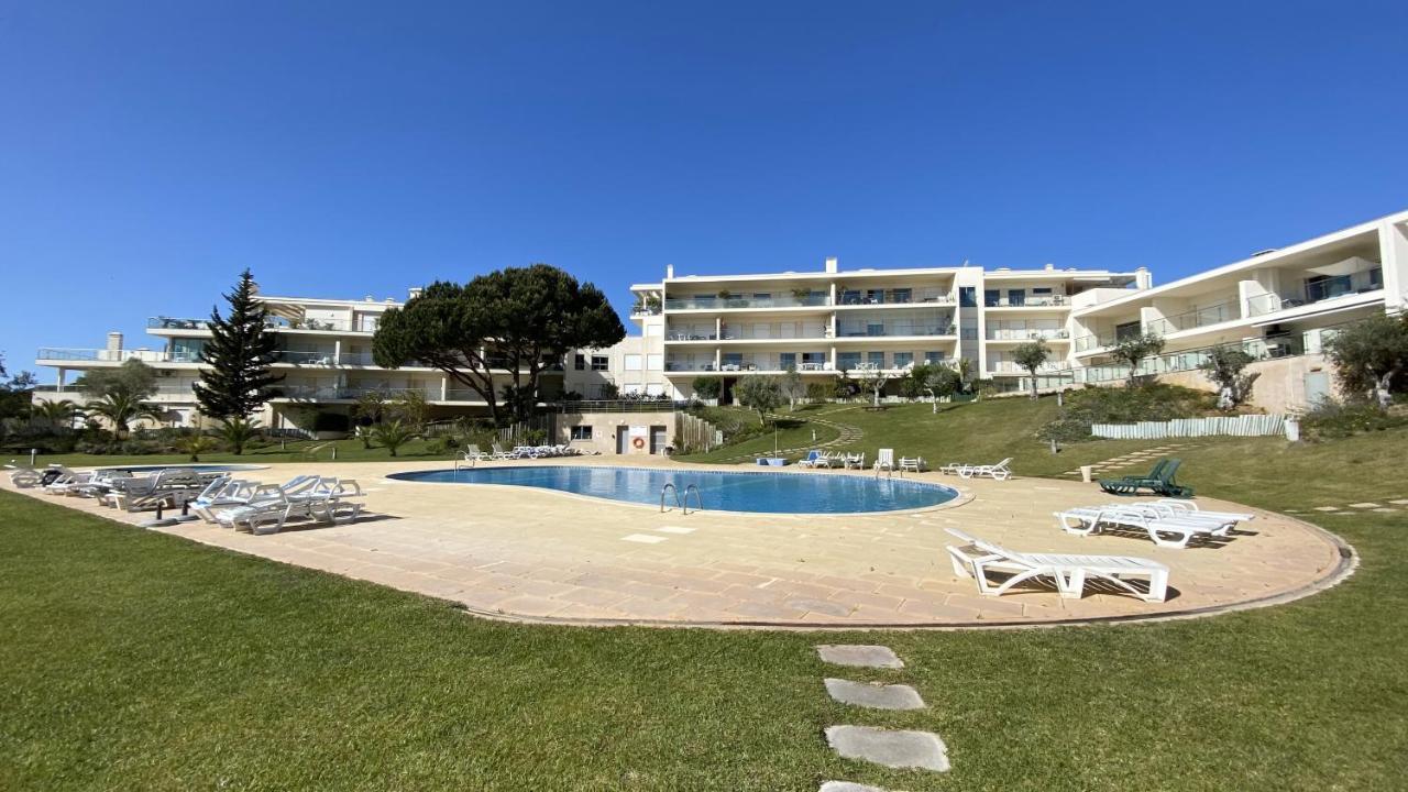 Charmant Appartement A 1Km De La Plage, Avec Piscine A Albufeira Exterior photo