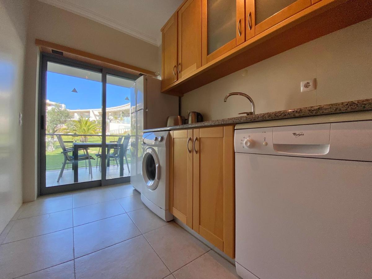 Charmant Appartement A 1Km De La Plage, Avec Piscine A Albufeira Exterior photo